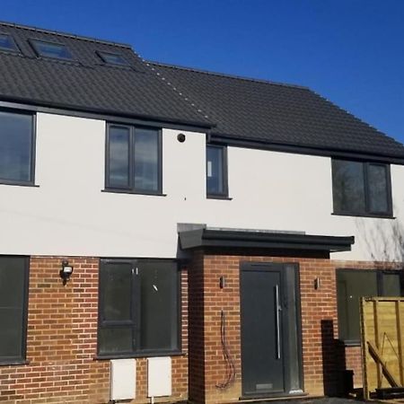Paradigm House, Modern 2-Bedroom Duplex Apartment 2, Free Parking, Oxford Buitenkant foto