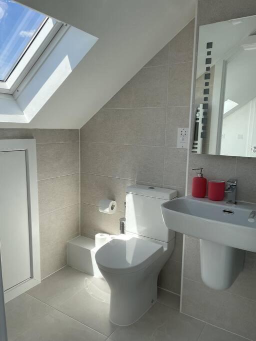 Paradigm House, Modern 2-Bedroom Duplex Apartment 2, Free Parking, Oxford Buitenkant foto