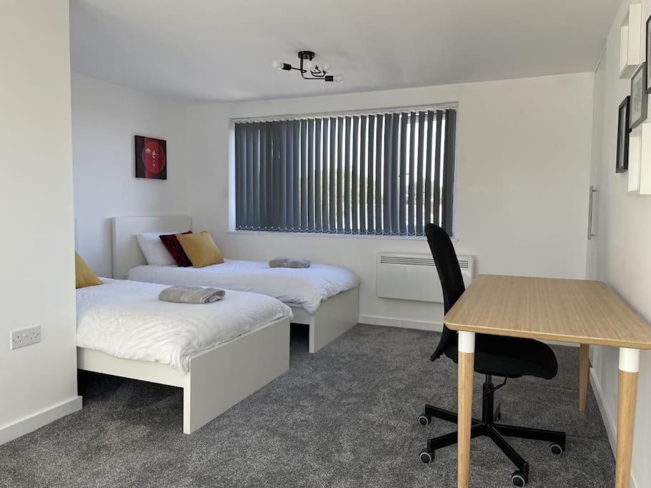 Paradigm House, Modern 2-Bedroom Duplex Apartment 2, Free Parking, Oxford Buitenkant foto