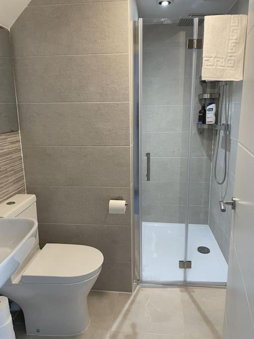 Paradigm House, Modern 2-Bedroom Duplex Apartment 2, Free Parking, Oxford Buitenkant foto
