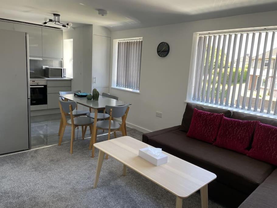 Paradigm House, Modern 2-Bedroom Duplex Apartment 2, Free Parking, Oxford Buitenkant foto